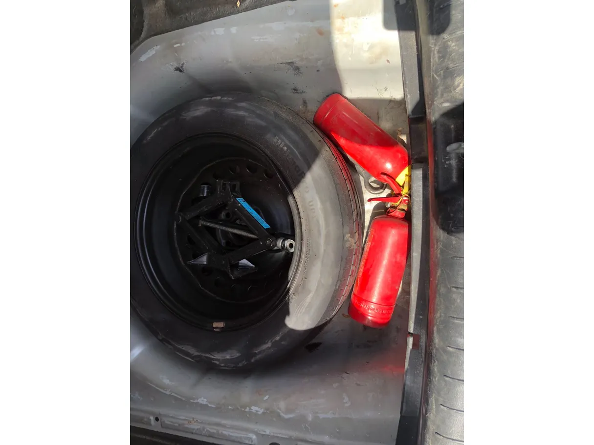 Car image 22