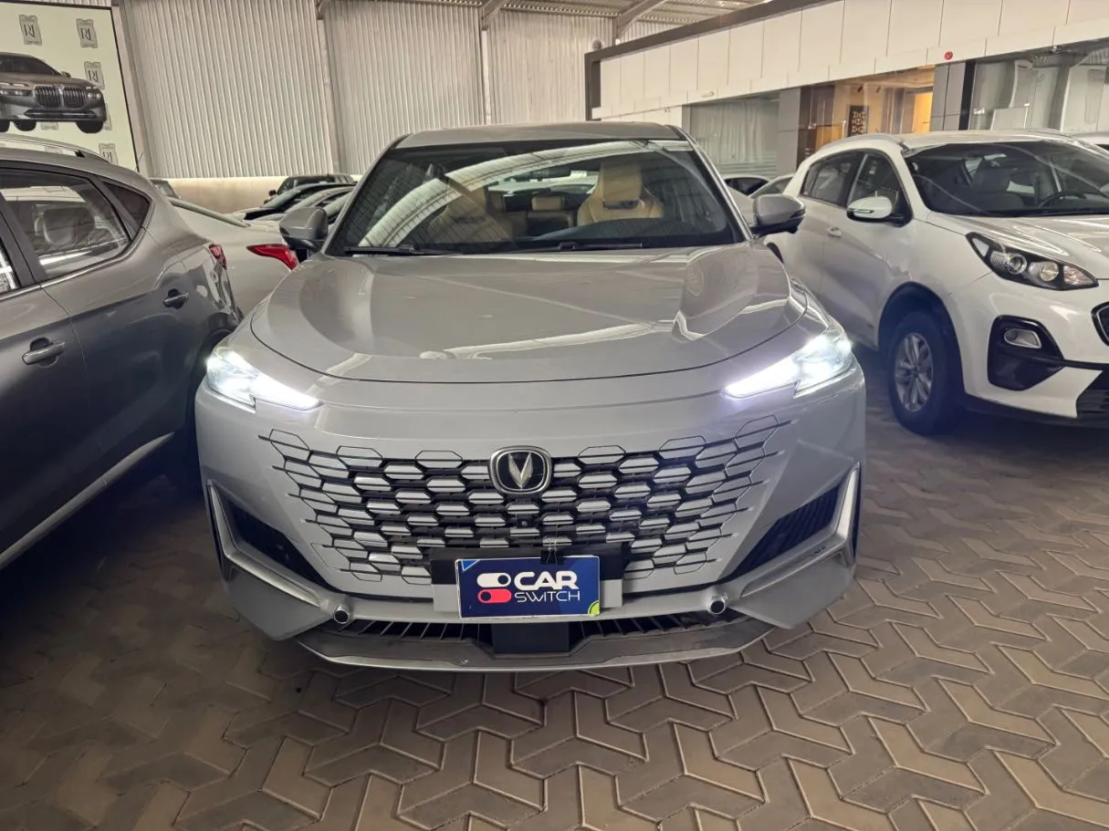 Car image 2