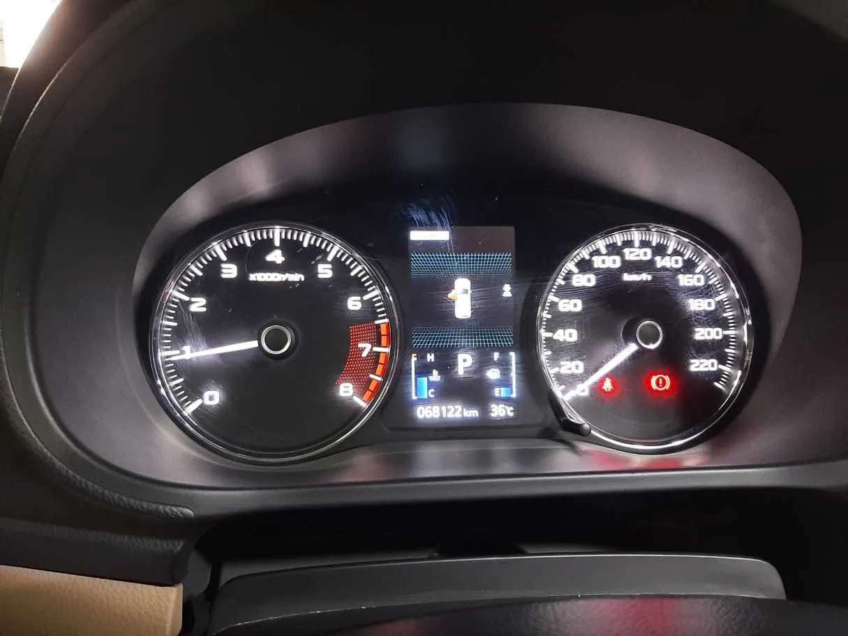 Car image 13