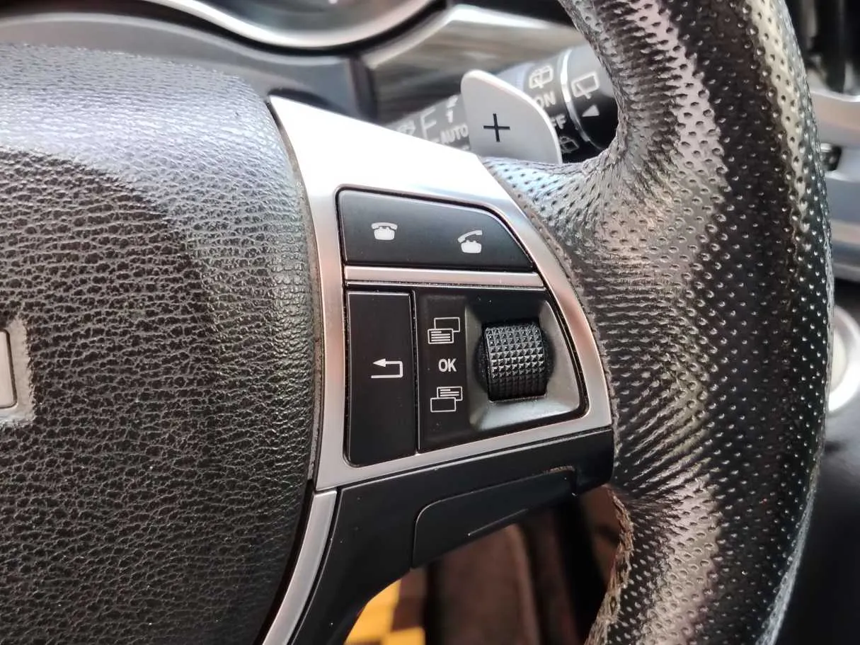 Car image 25