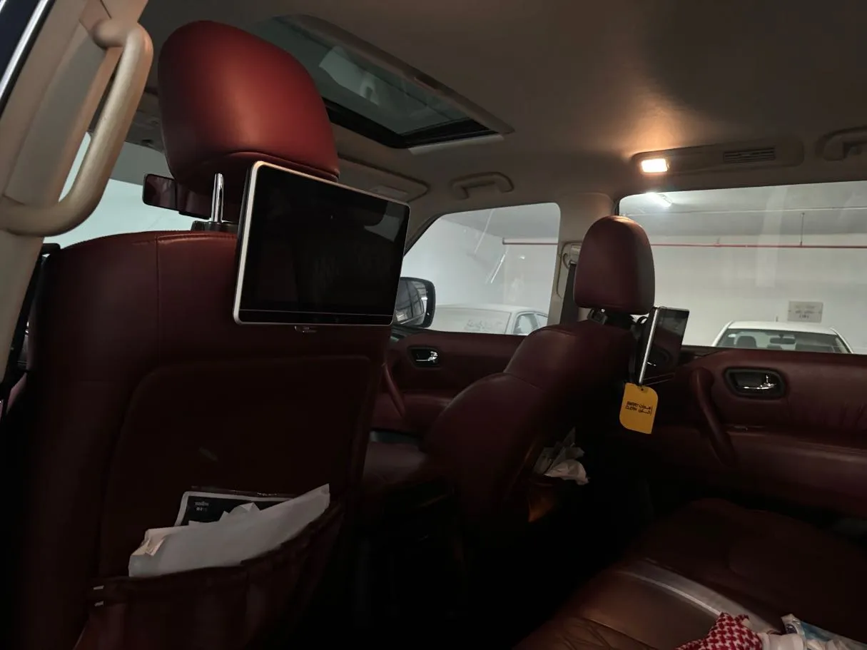 Car image 16