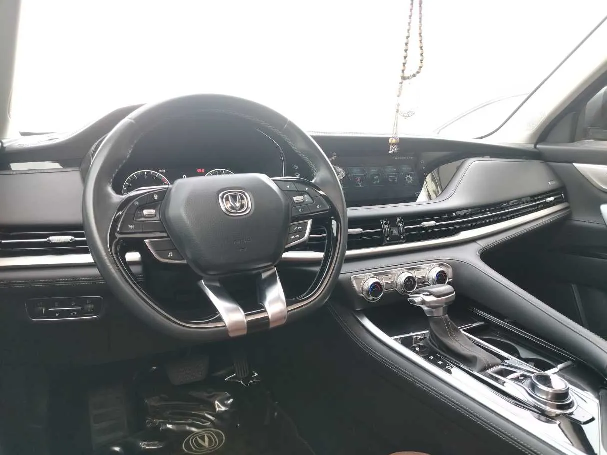 Car image 26
