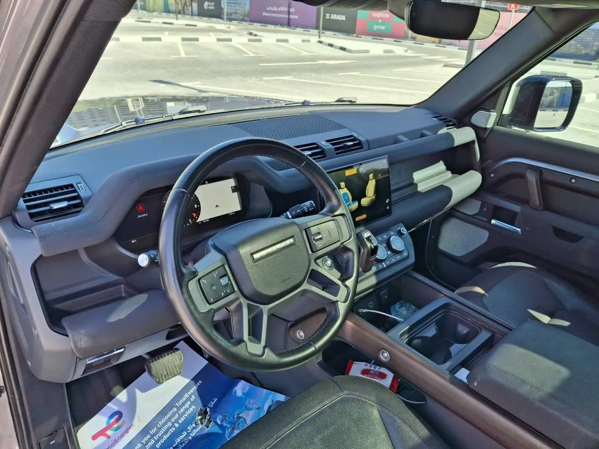 Car image 11