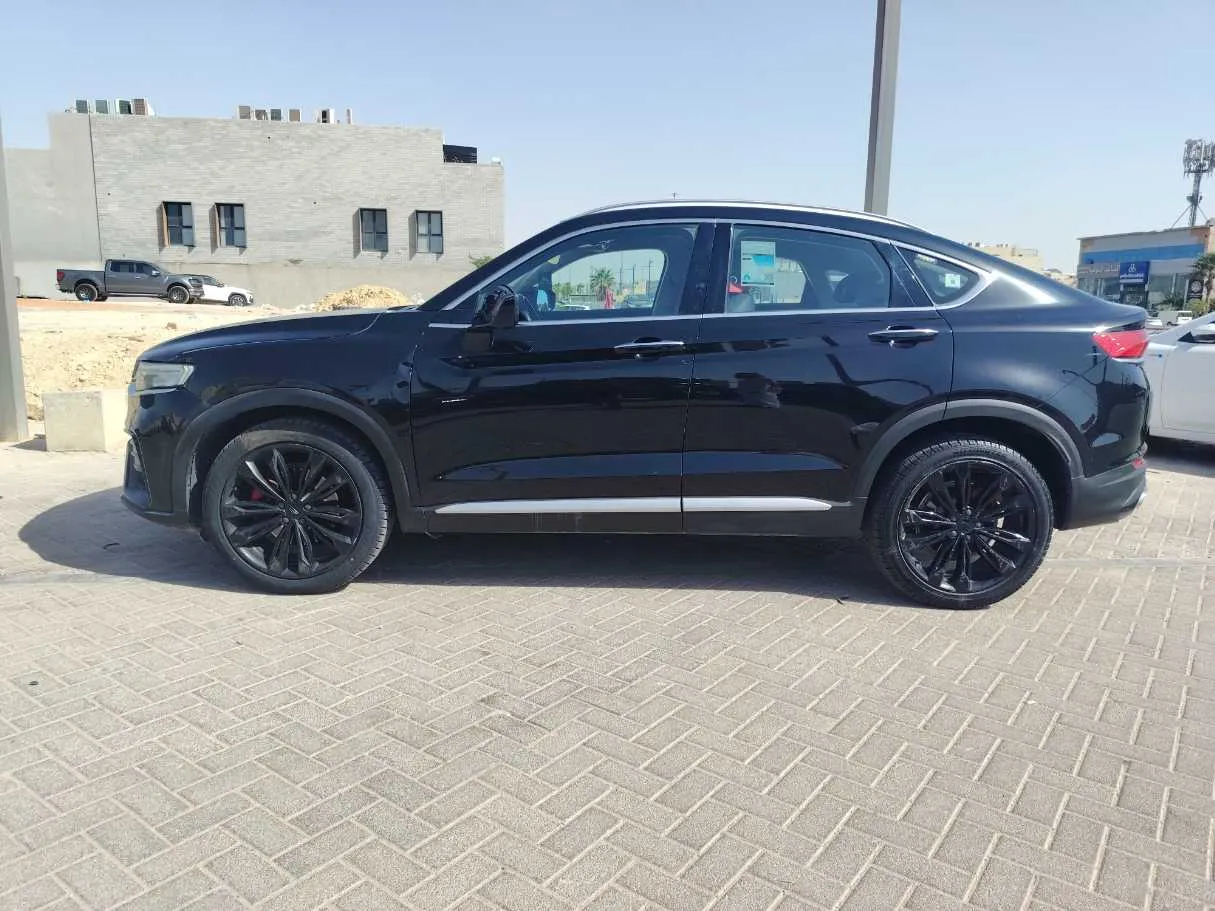 Car image 8