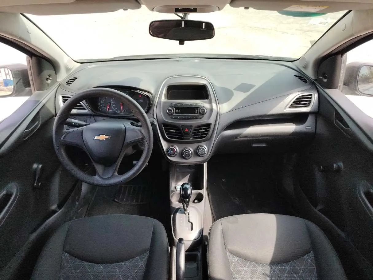 Car image 17