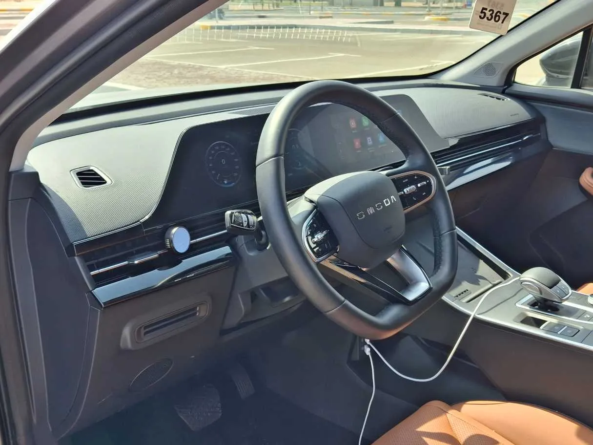 Car image 11