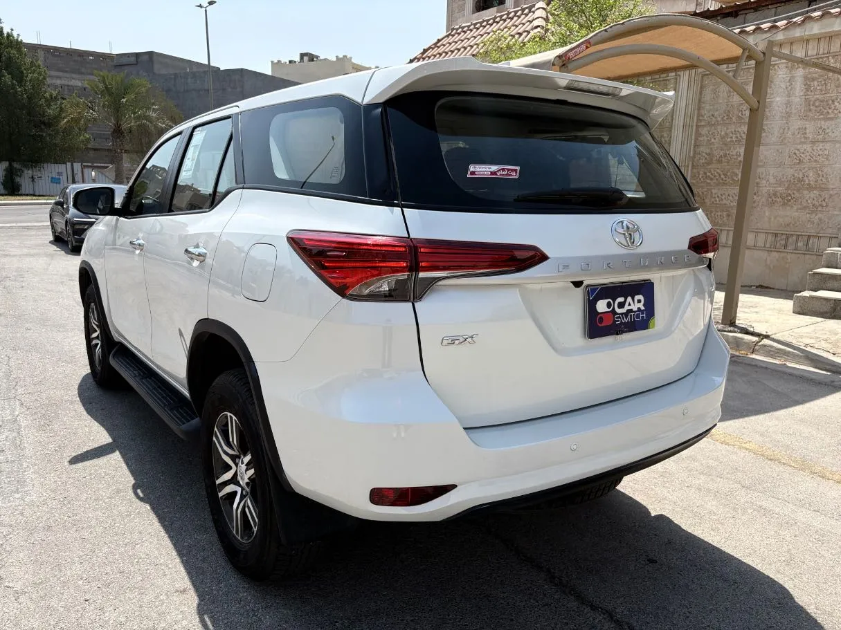 Car image 7