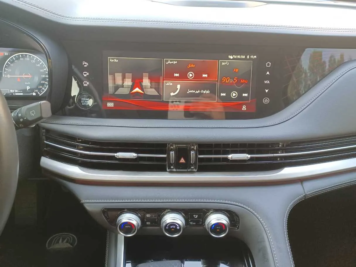 Car image 15