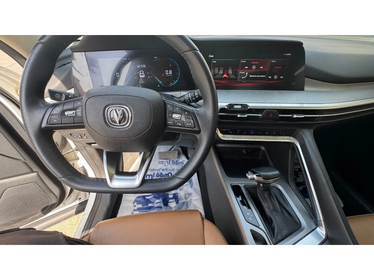 Car image 16