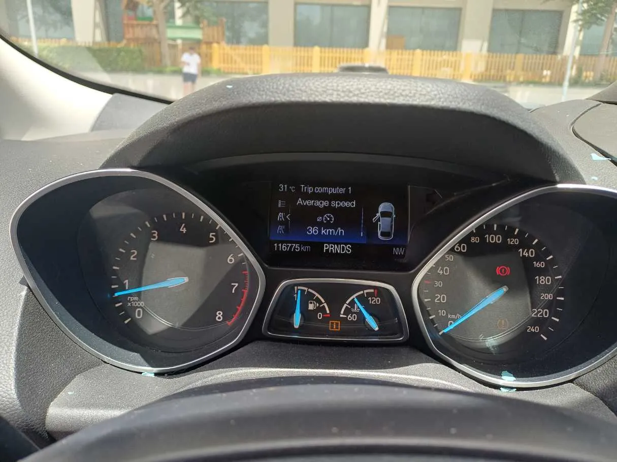 Car image 11