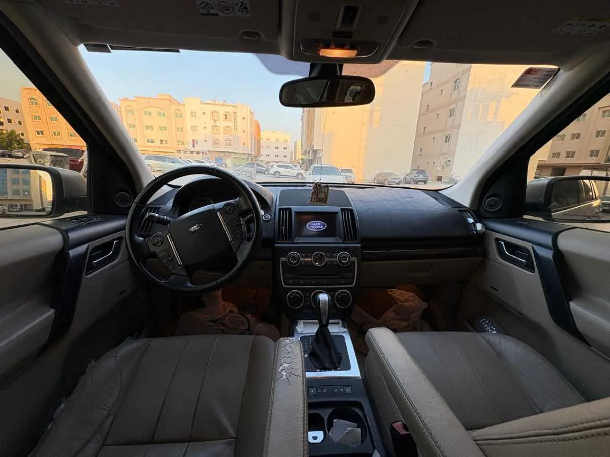 Car image 7
