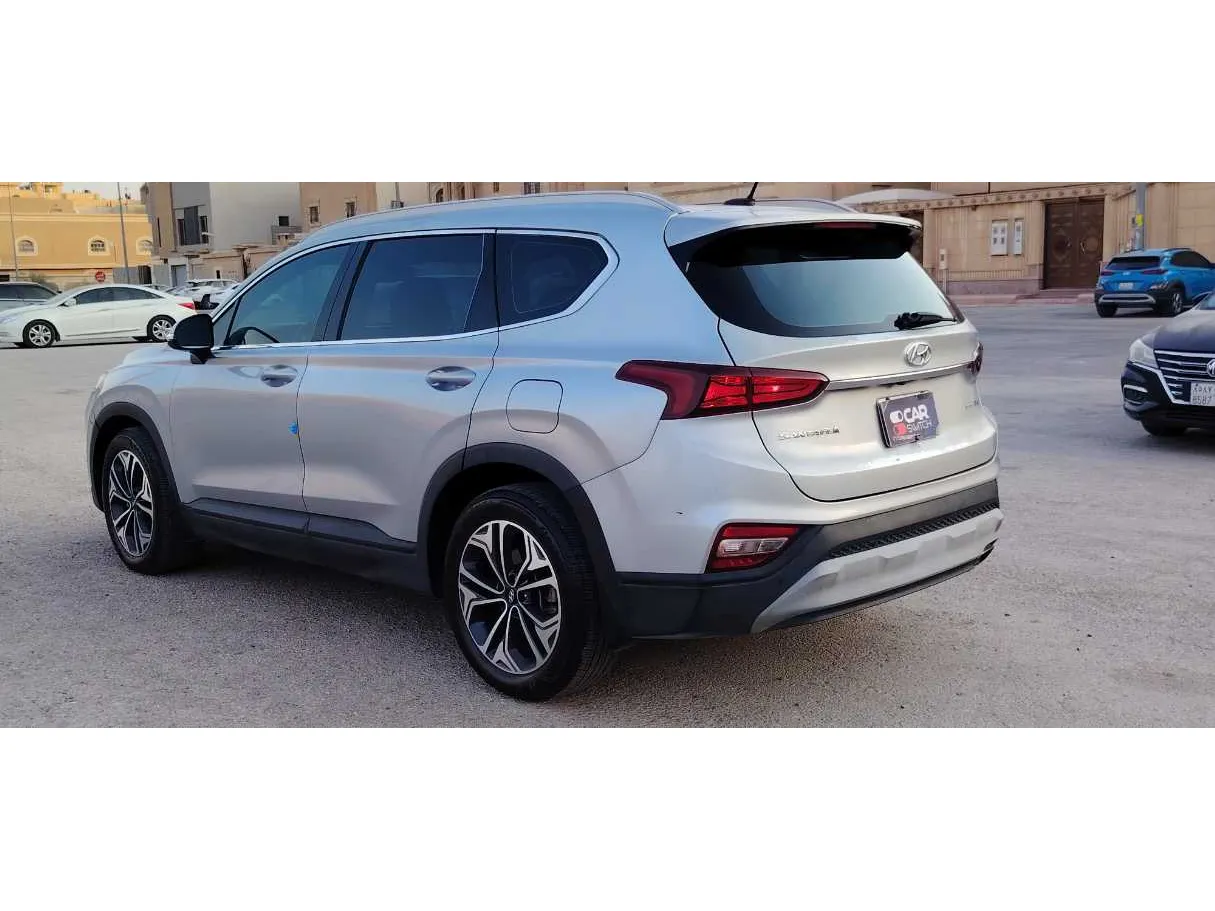 Car image 7