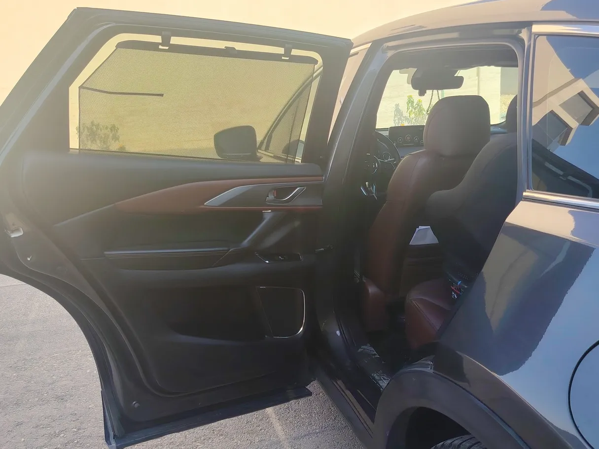 Car image 15