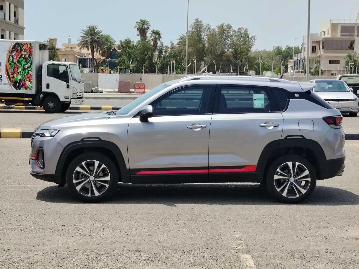 Car image 8