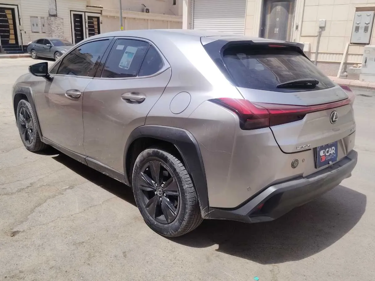 Car image 7
