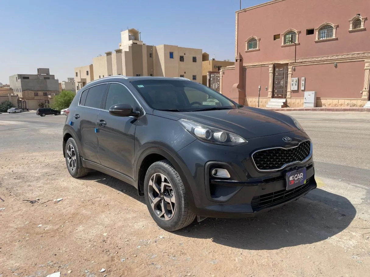 Car image 3