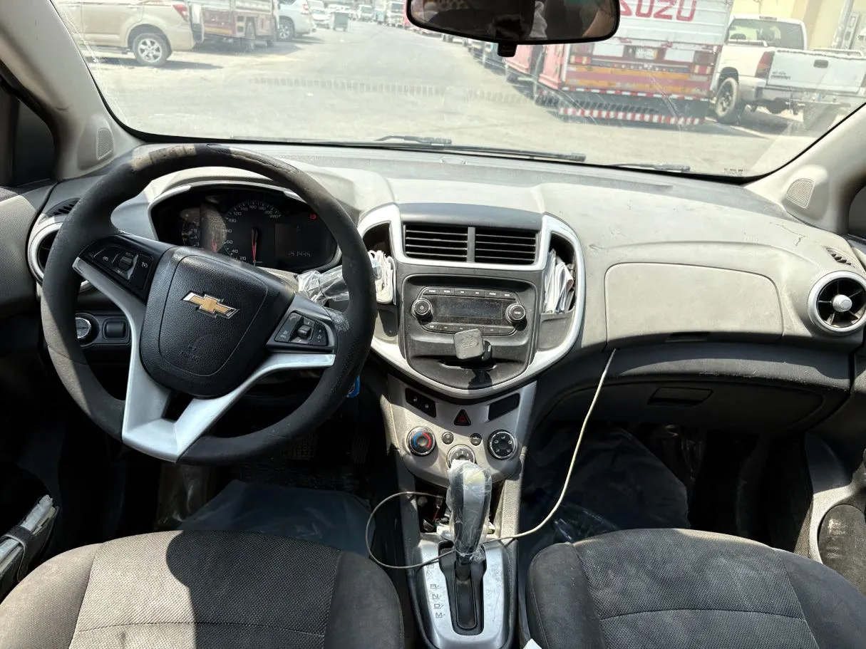 Car image 18