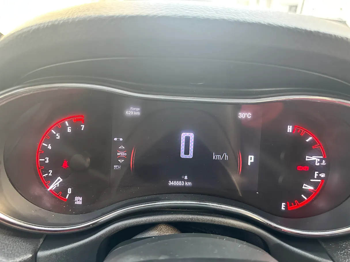 Car image 7