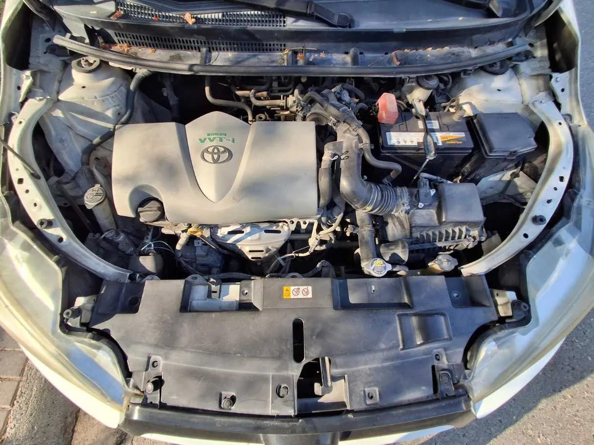 Car image 21
