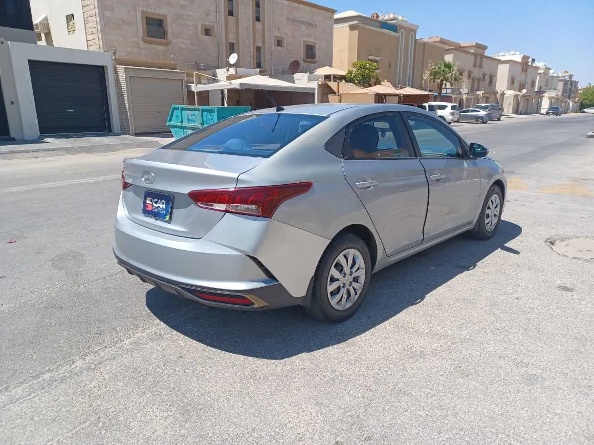 Car image 5