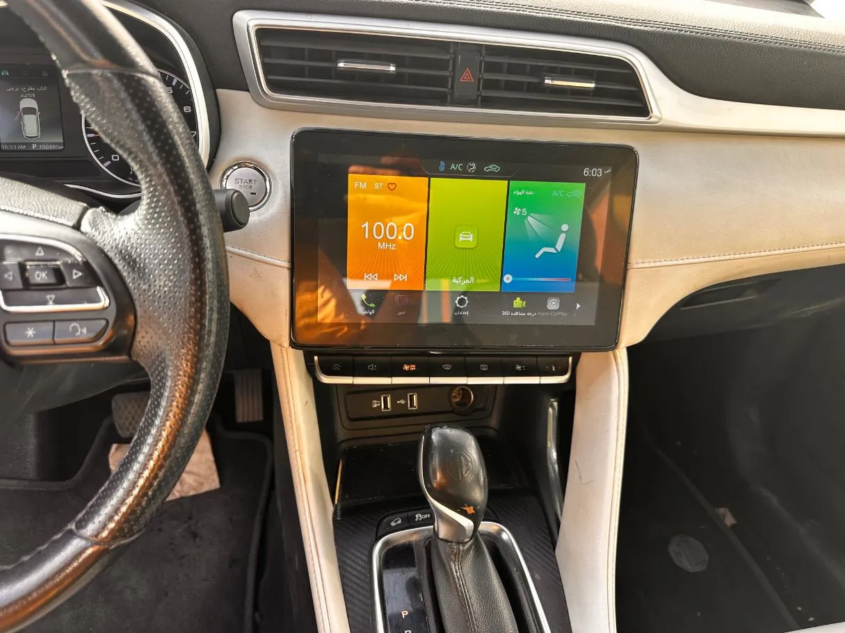 Car image 19