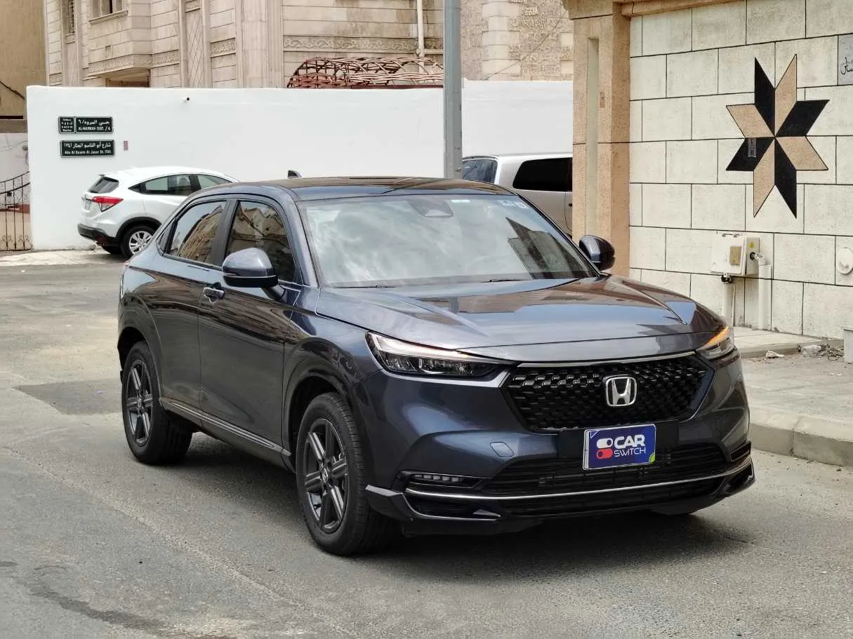 Car image 3
