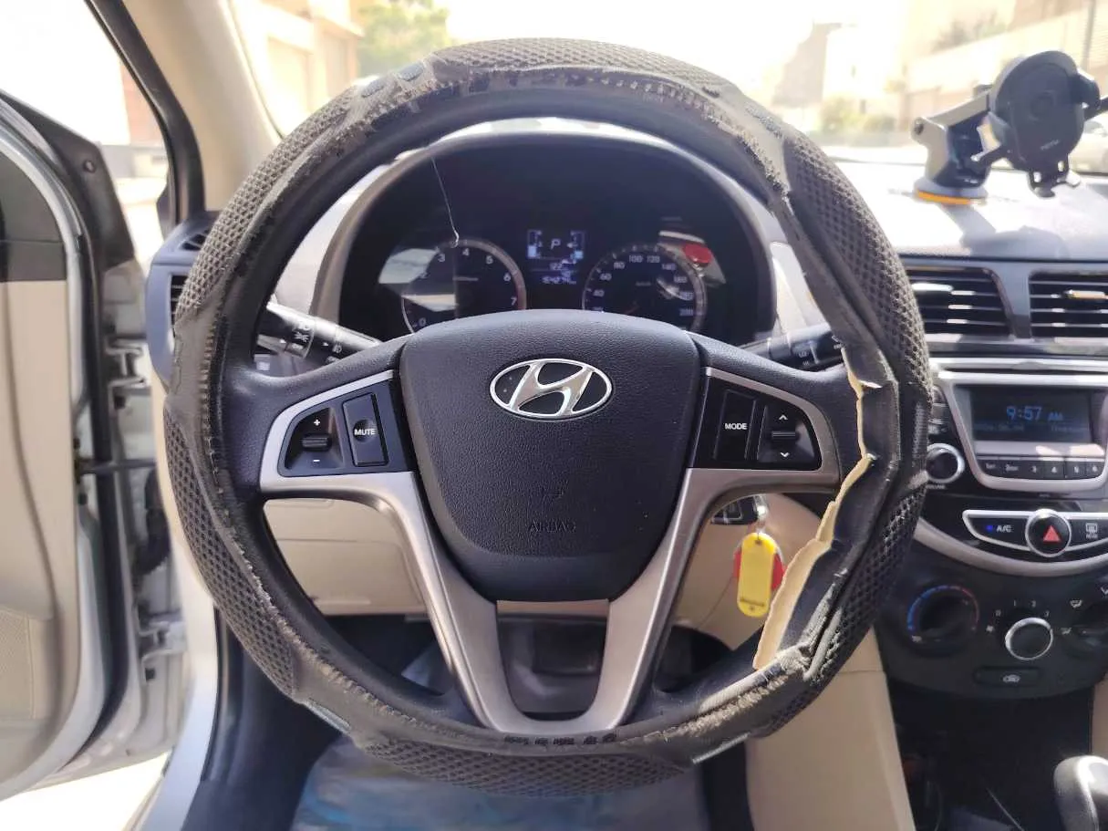 Car image 22