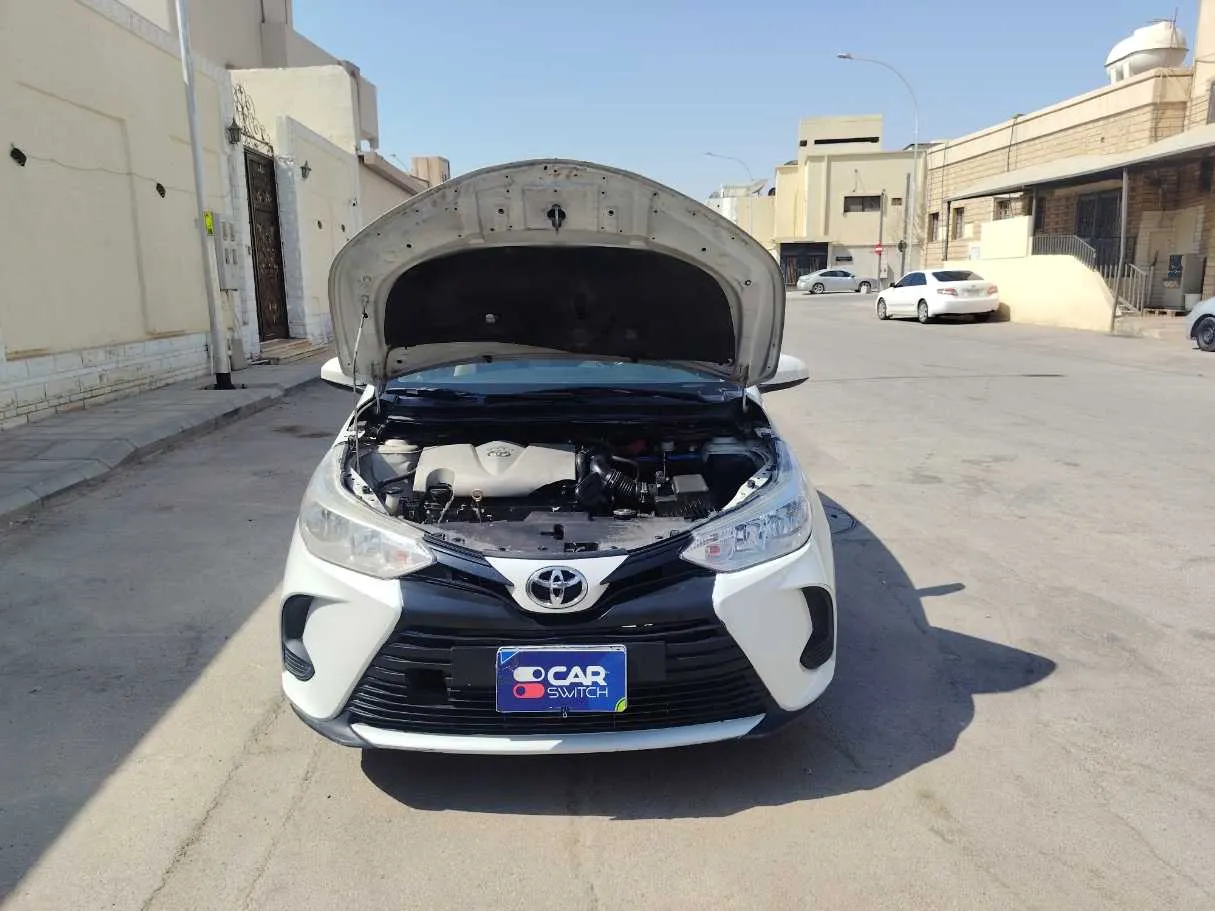 Car image 26