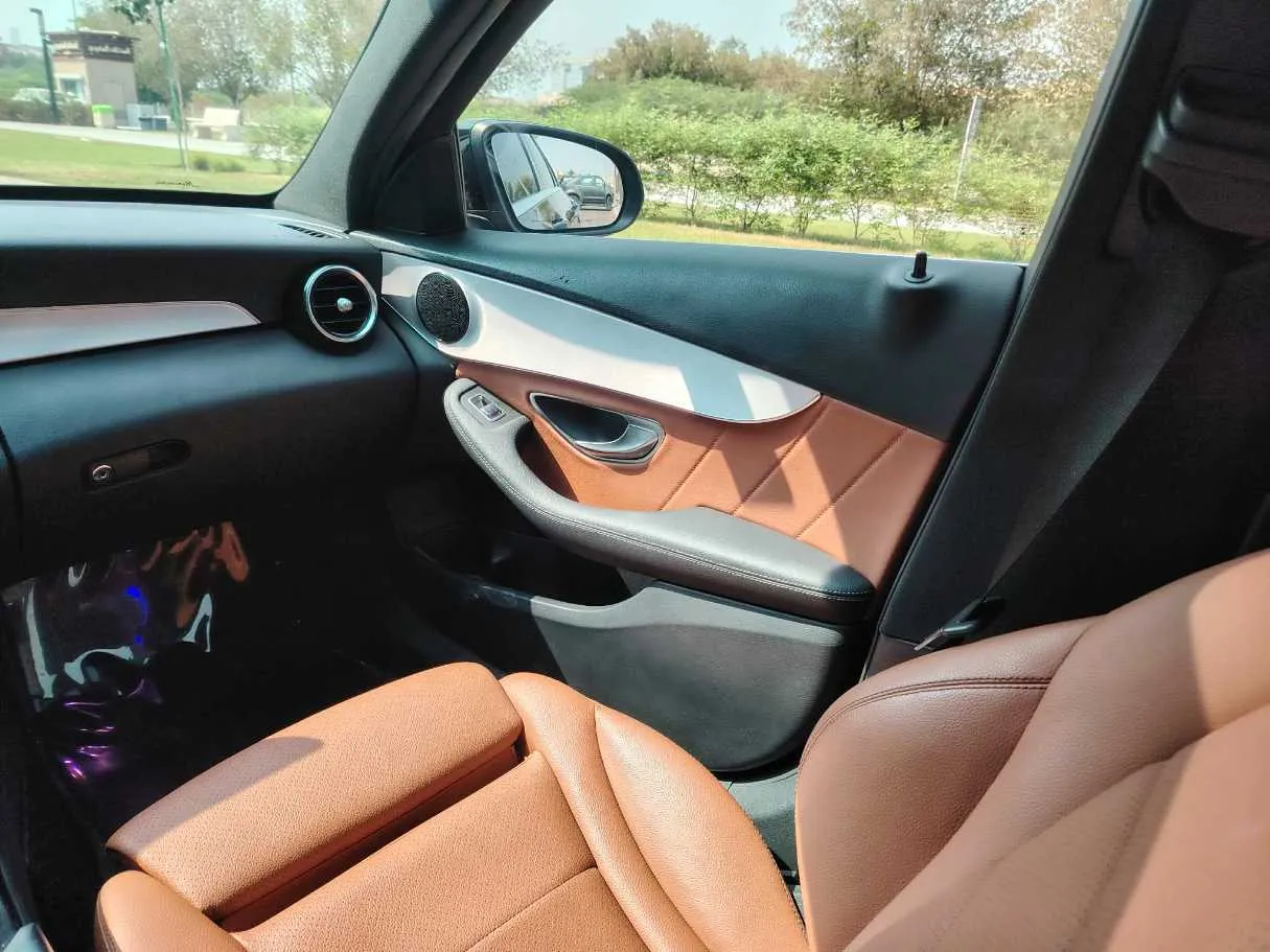 Car image 40