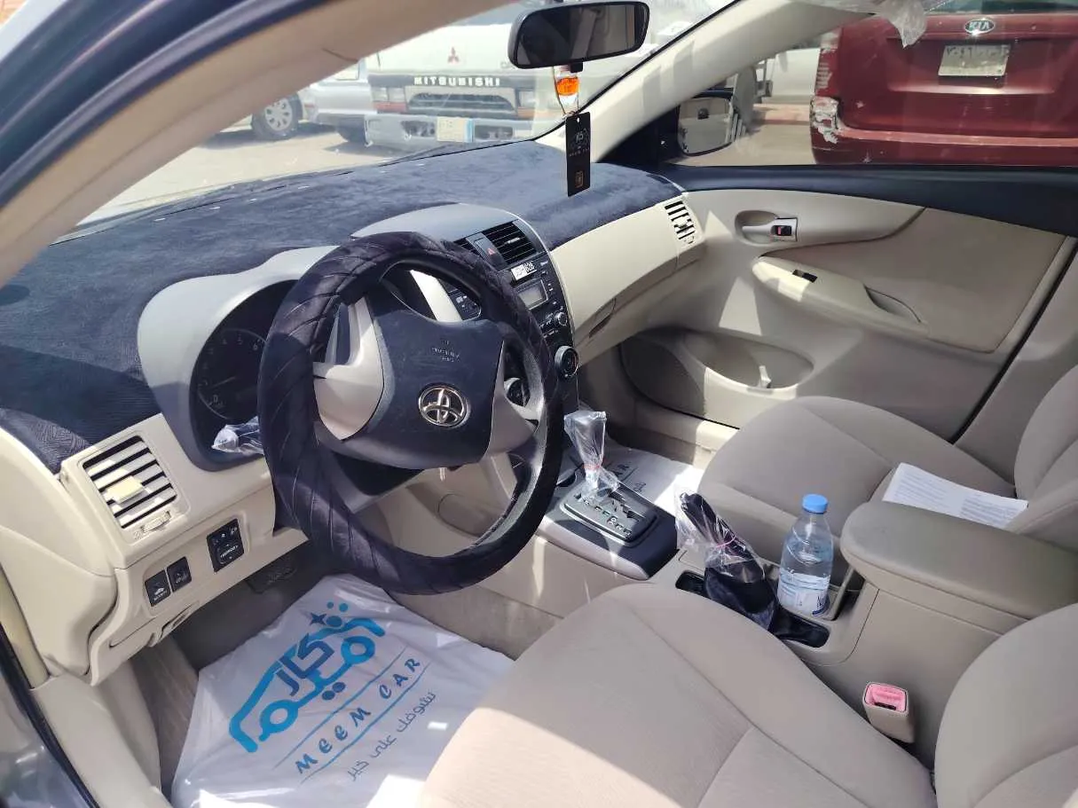Car image 12