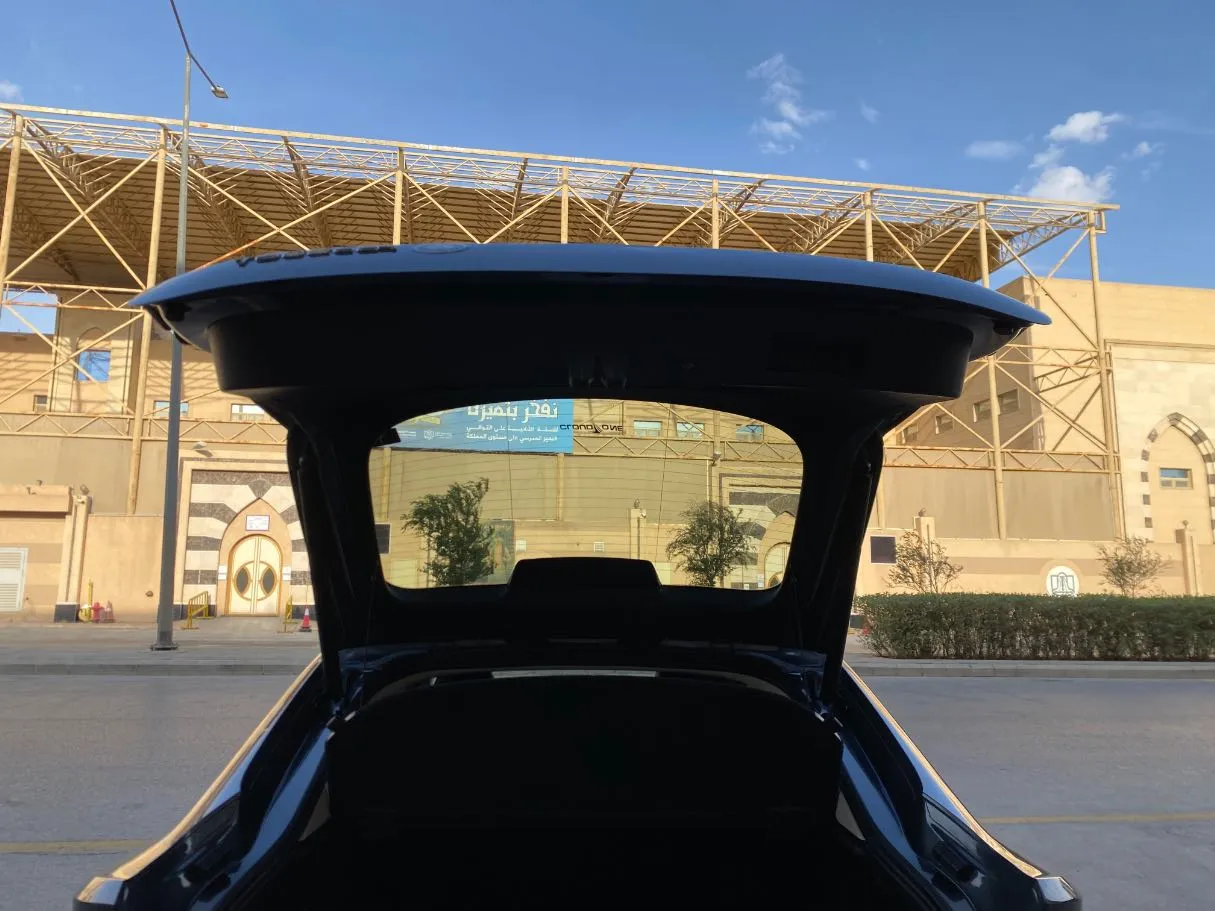 Car image 22