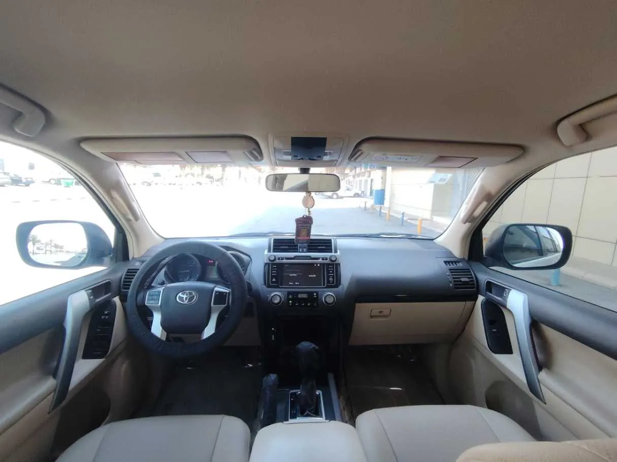 Car image 18