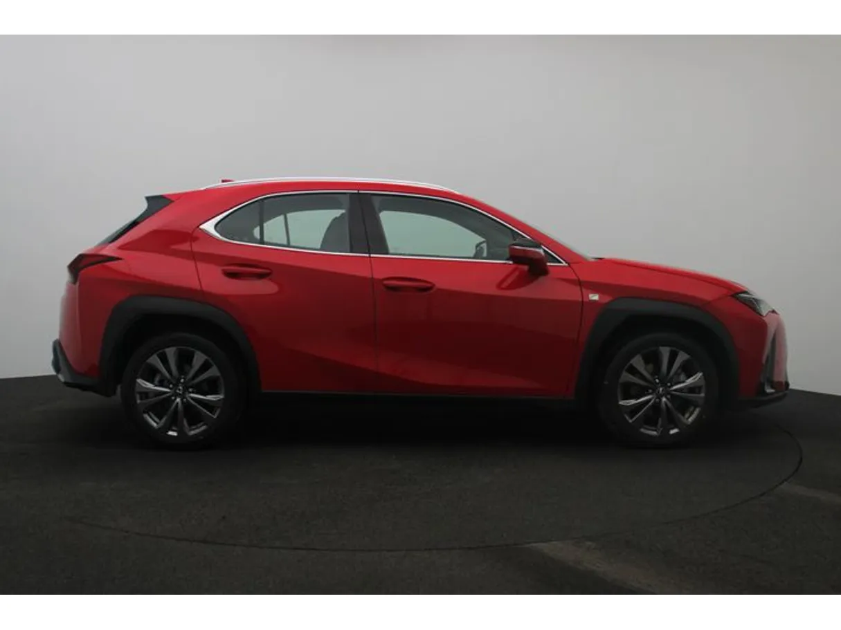 Car image 13