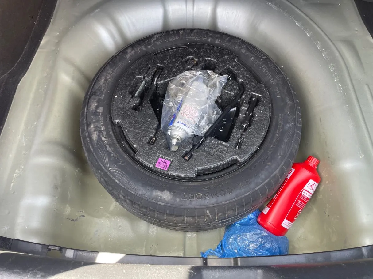 Car image 23