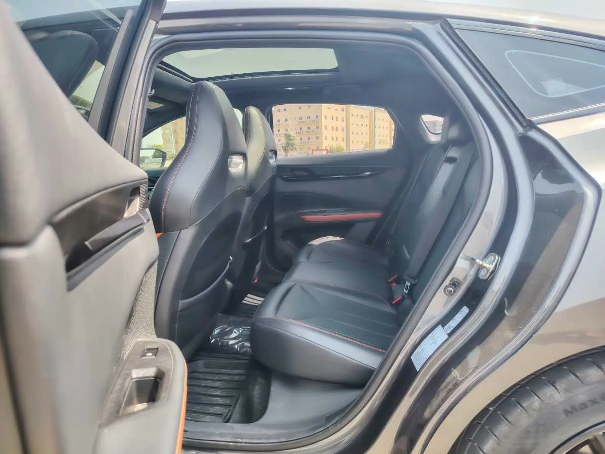 Car image 15