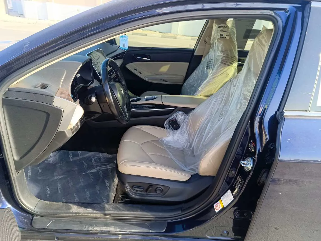 Car image 17