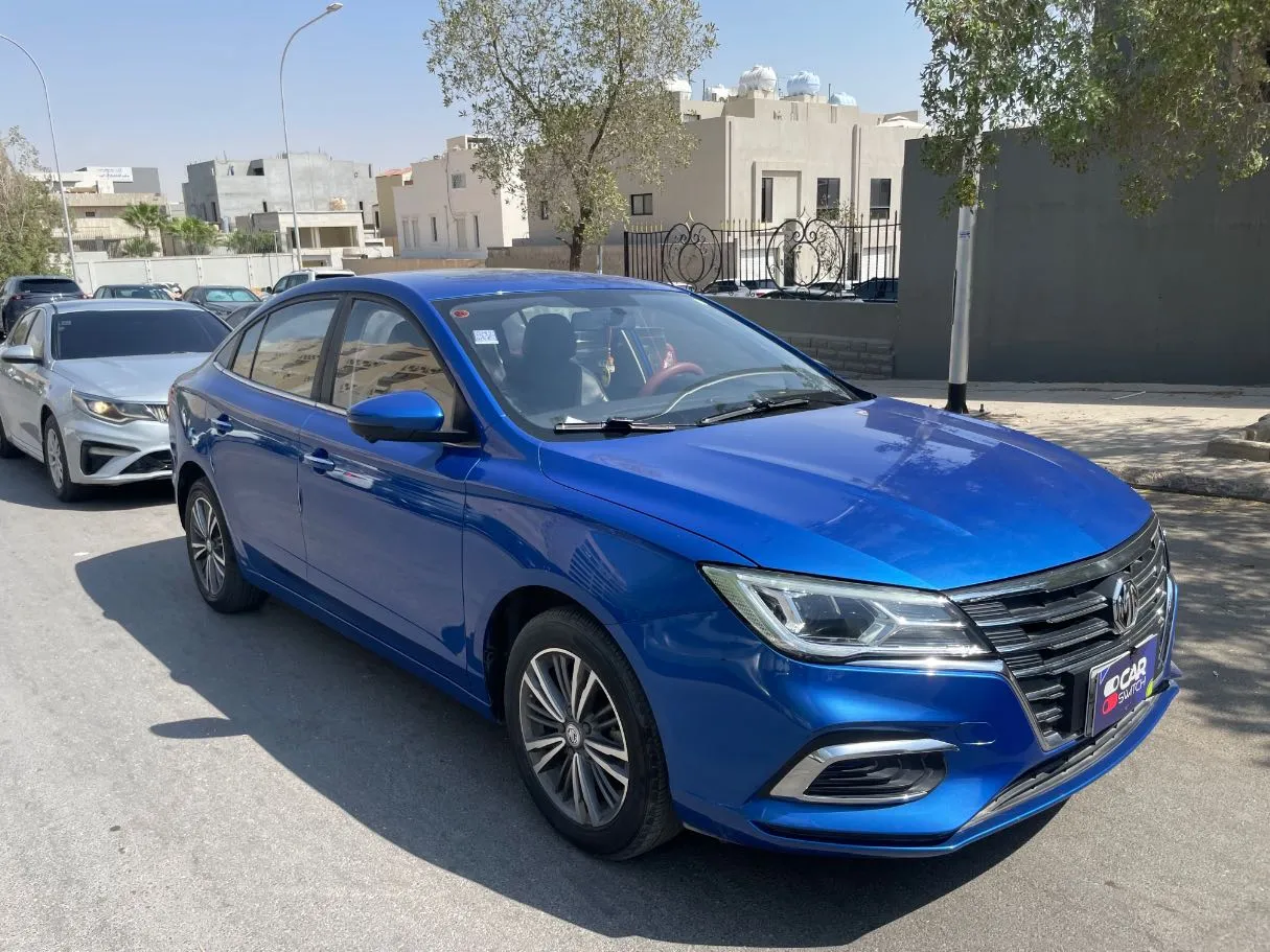 Car image 3