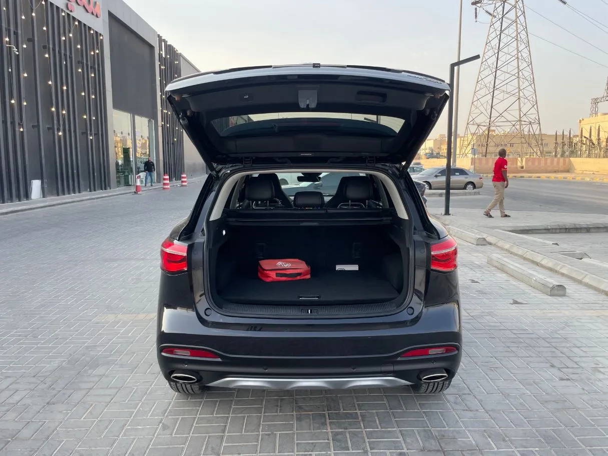 Car image 22