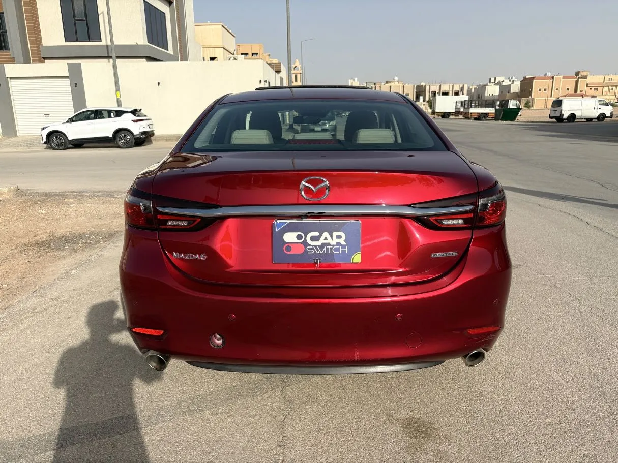 Car image 6
