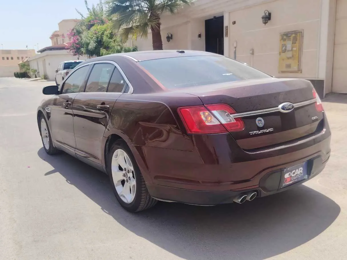 Car image 6