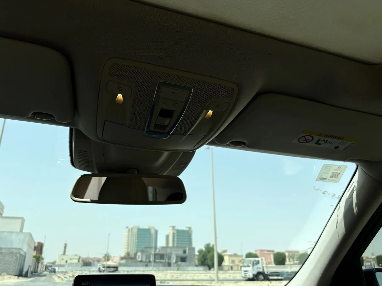 Car image 28