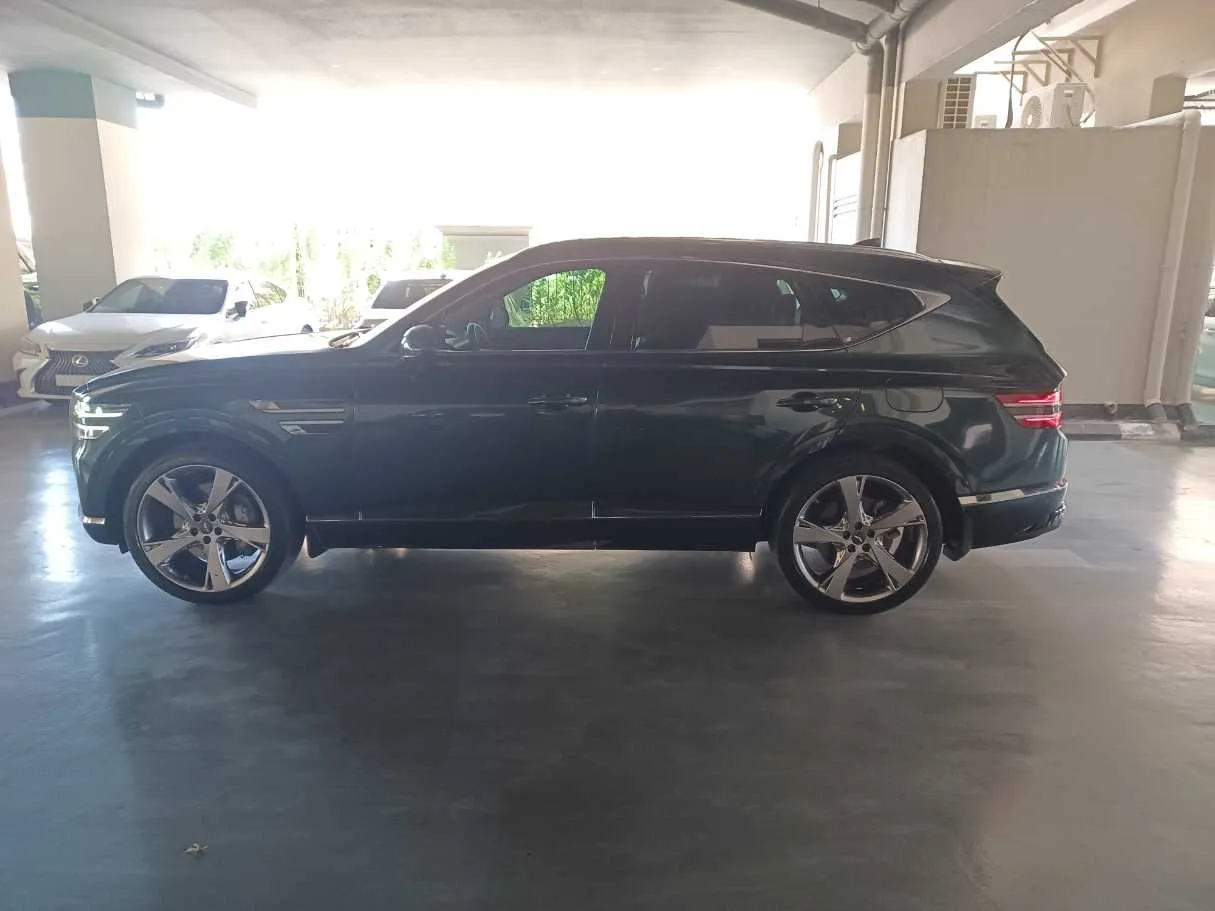 Car image 8