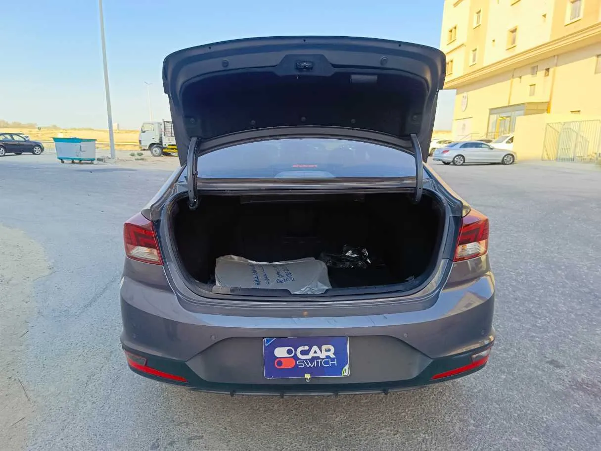 Car image 26