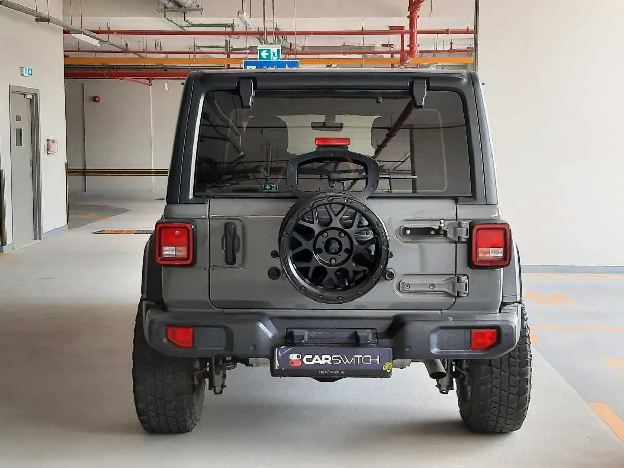 Car image 6