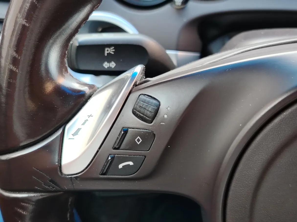 Car image 36