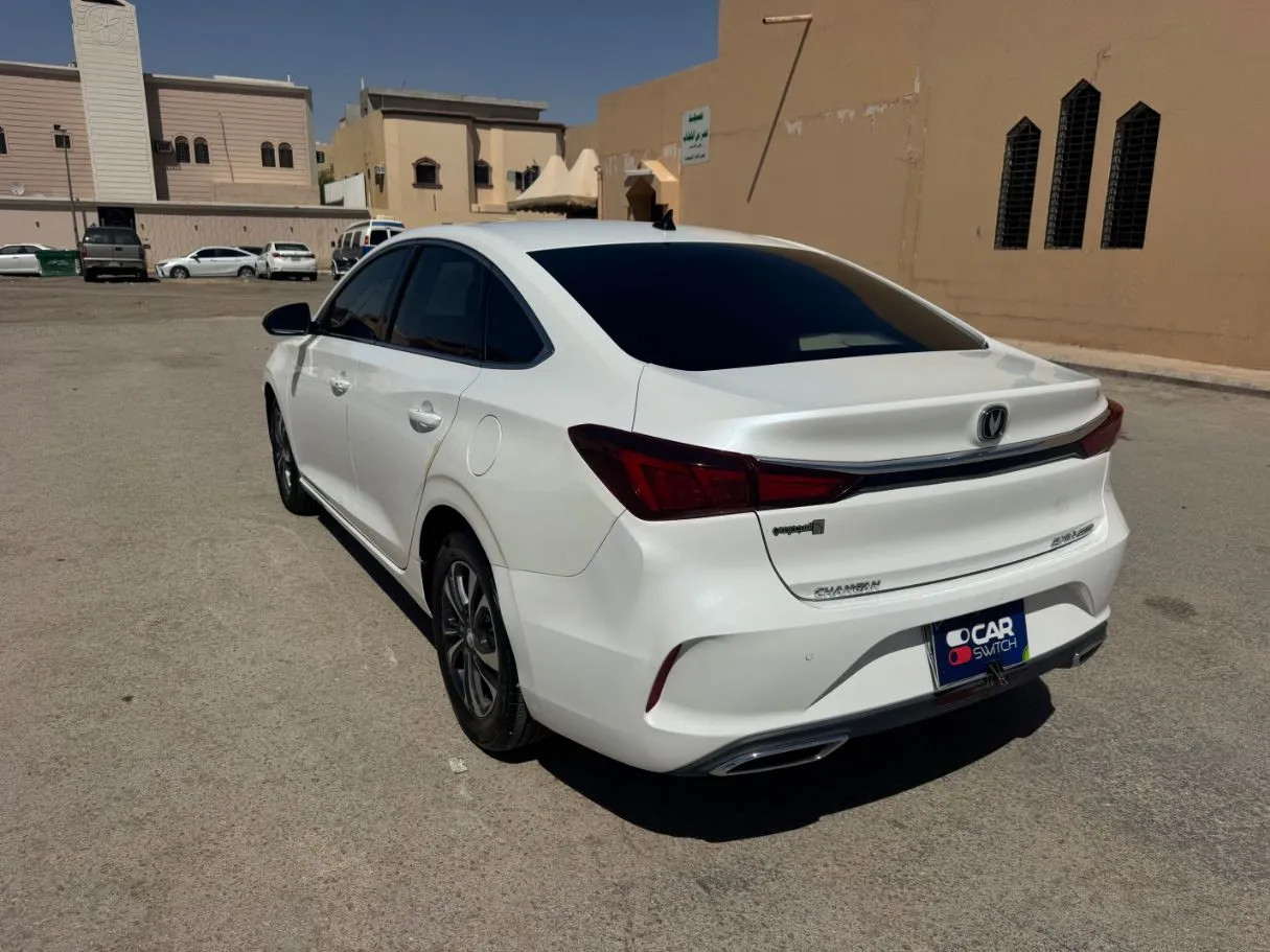 Car image 7