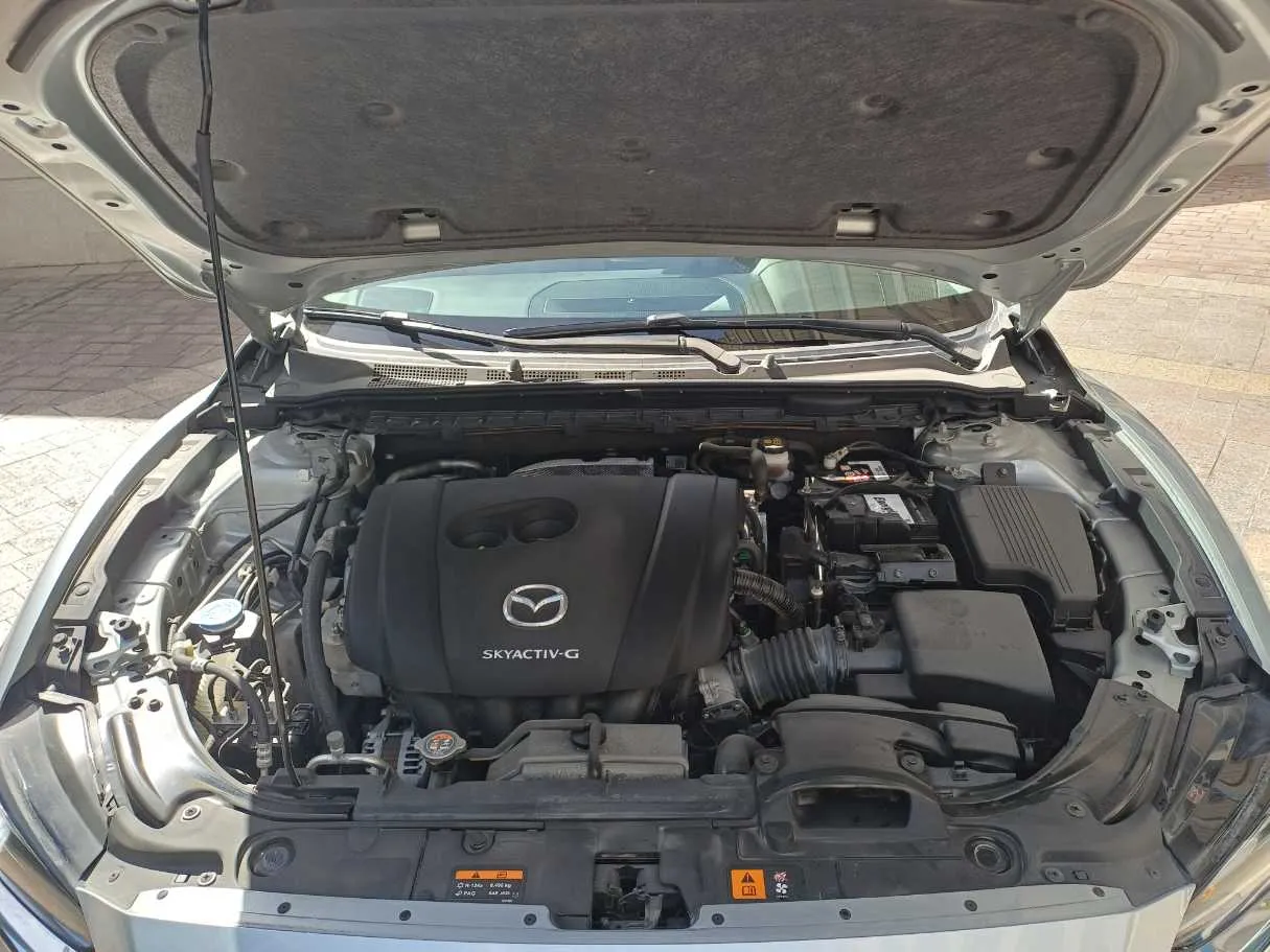 Car image 23