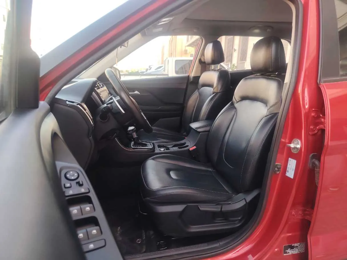 Car image 13