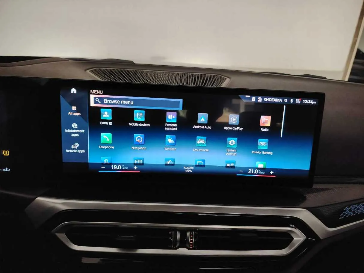 Car image 25