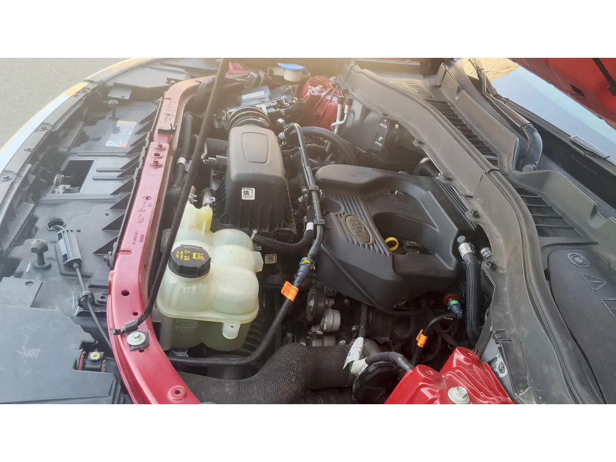 Car image 14